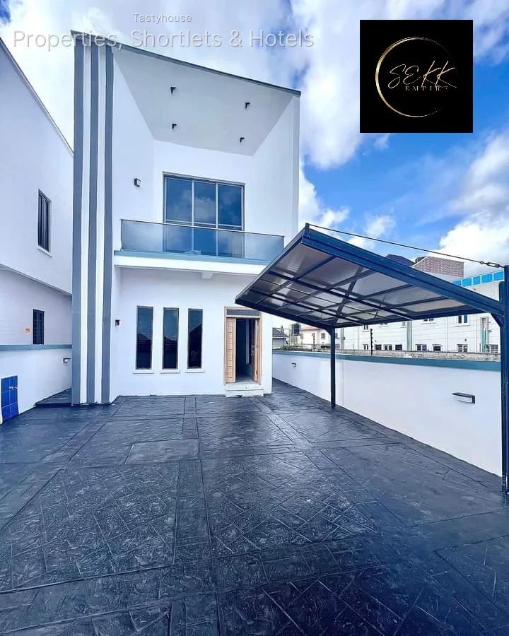 4 Bedroom Duplex