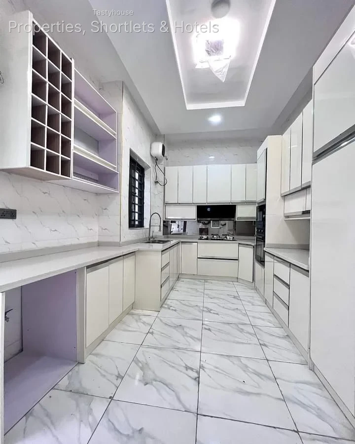 4 Bedroom Duplex