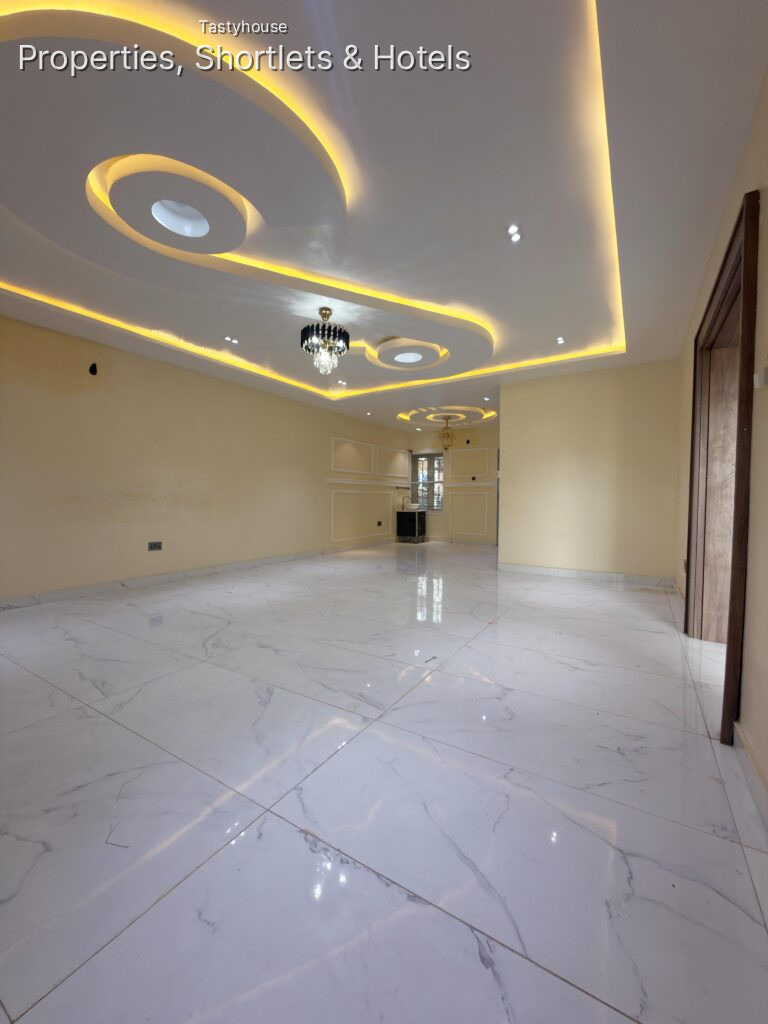 4 BEDROOM DETACHED HOUSE