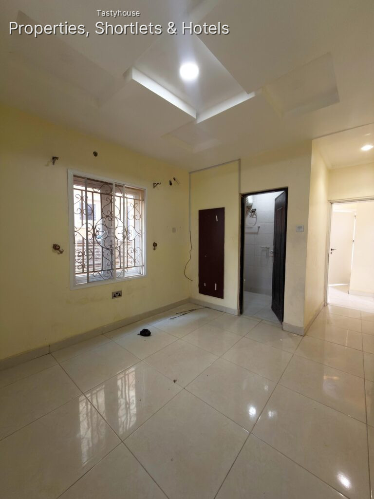 4 BEDROOM DETACHED HOUSE