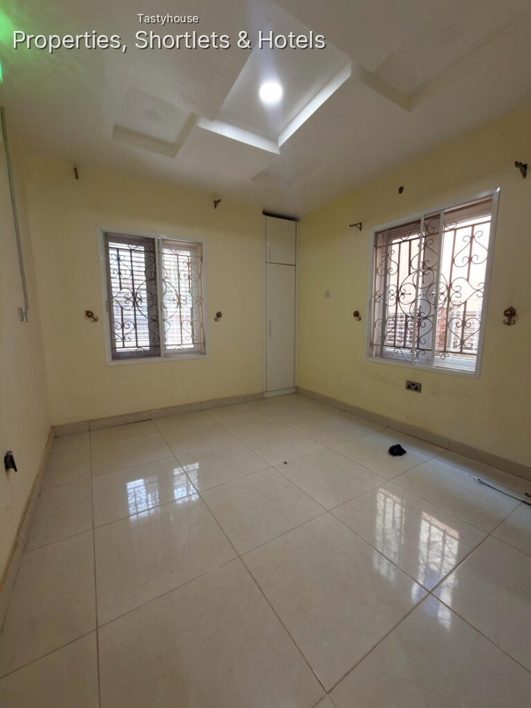 4 BEDROOM DETACHED HOUSE