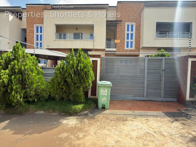 4 BEDROOM DETACHED HOUSE