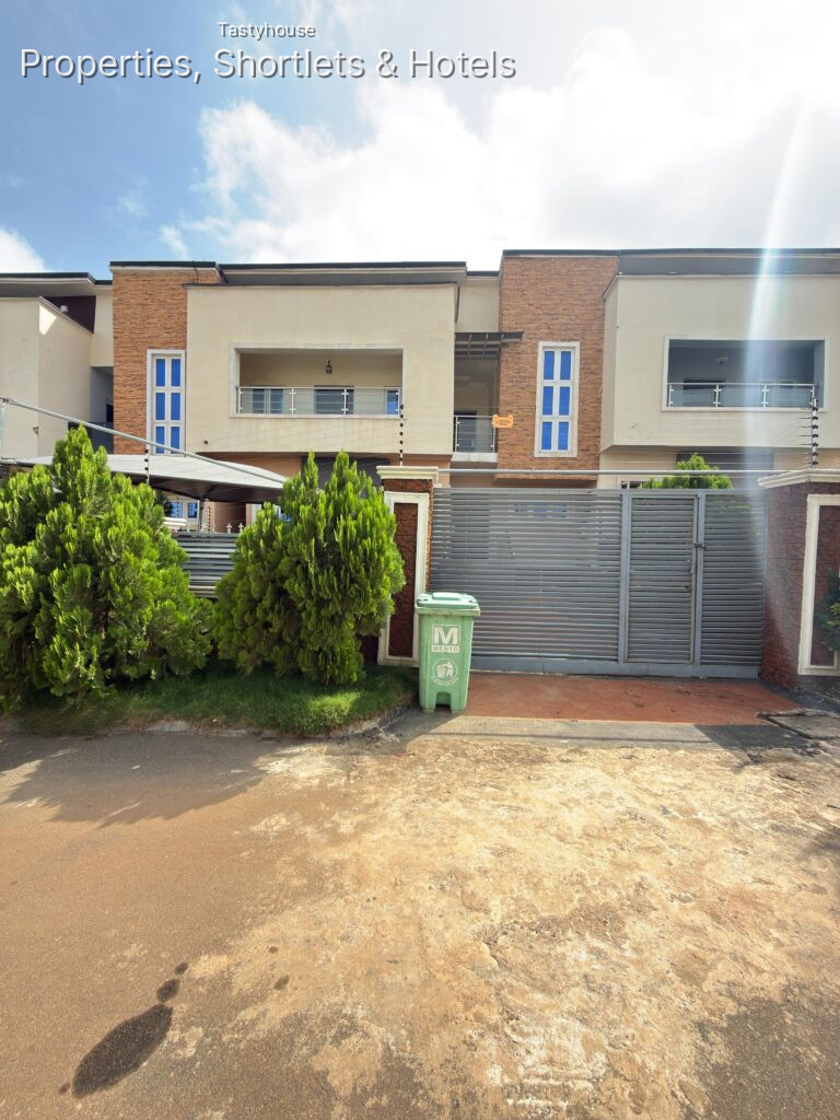 4 BEDROOM DETACHED HOUSE