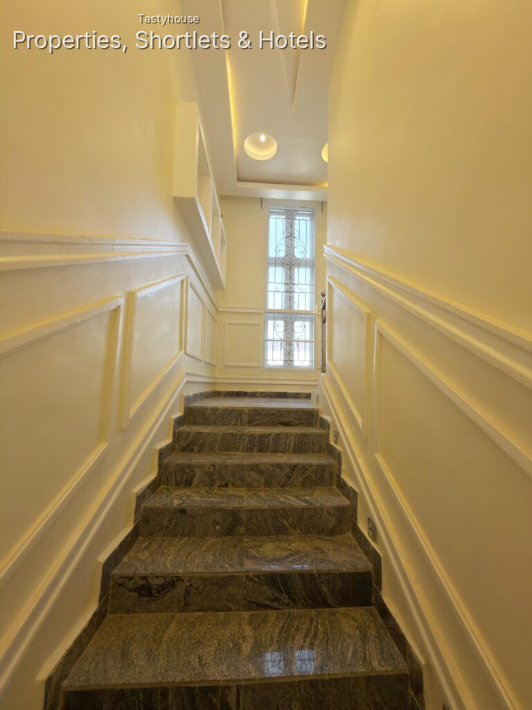 4 BEDROOM DETACHED HOUSE