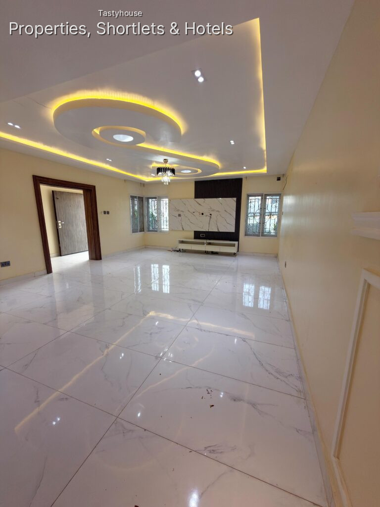 4 BEDROOM DETACHED HOUSE