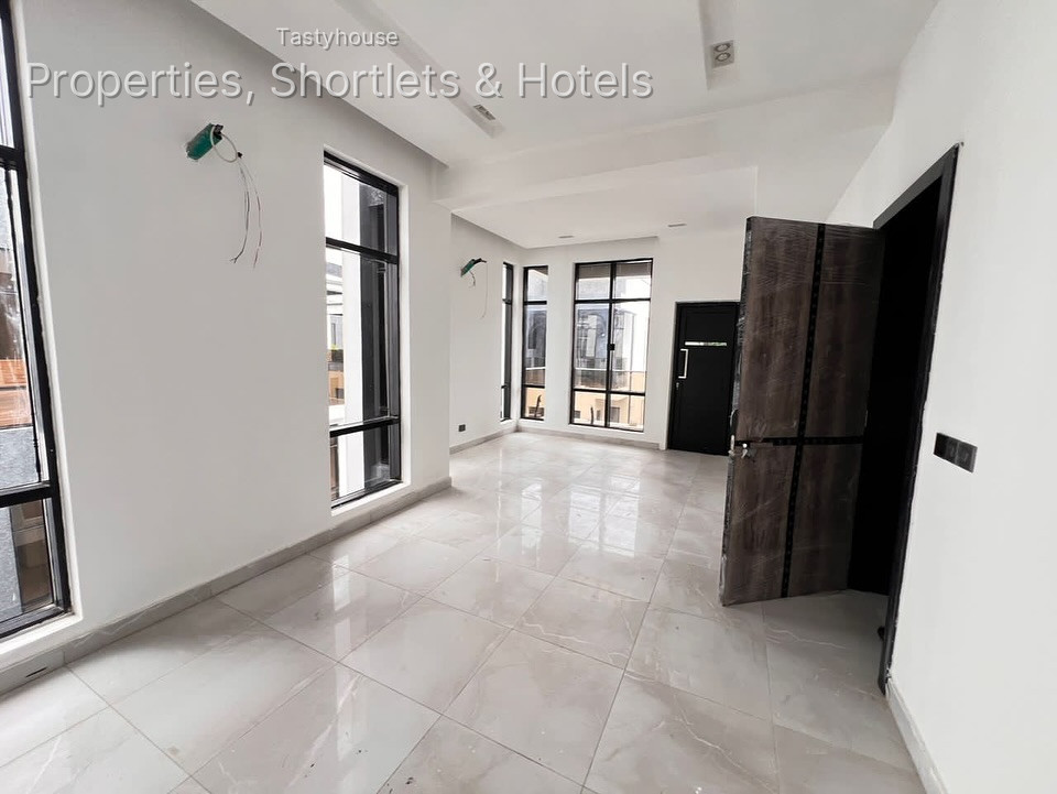A finished 4 bedroom semi detached housewith all rooms en-suite, fitted kitchen, boysquarters