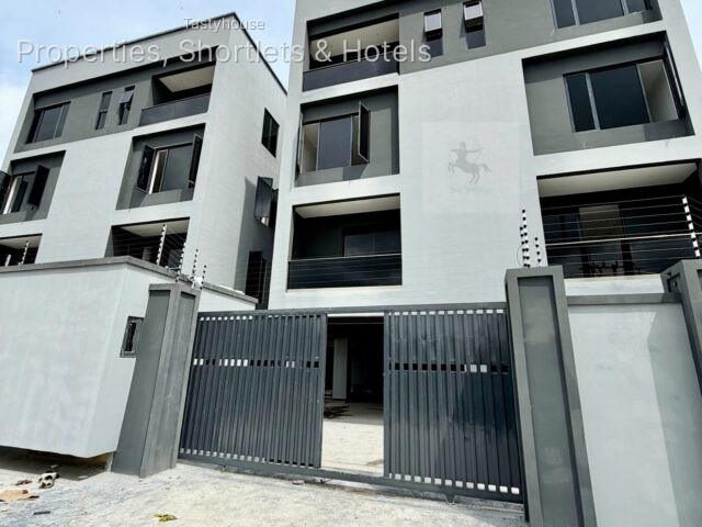 Luxury Apartment Building 2 Bedroom Apartment
