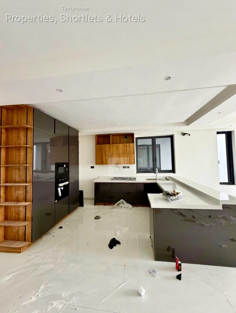 Luxury Apartment Building 2 Bedroom Apartment