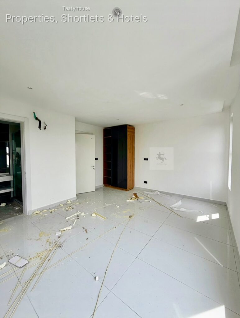 Luxury Apartment Building 2 Bedroom Apartment