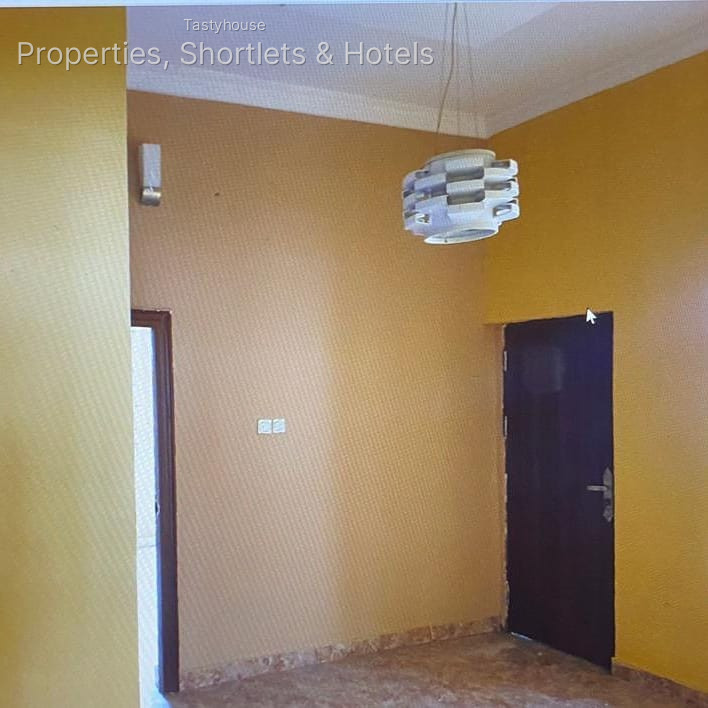 5 BEDROOM SEMI-DETACHED HOUSE PLUS 2ROOM BỌ