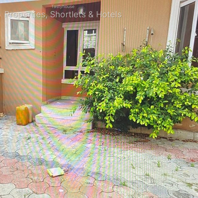 5 BEDROOM SEMI-DETACHED HOUSE PLUS 2ROOM BỌ