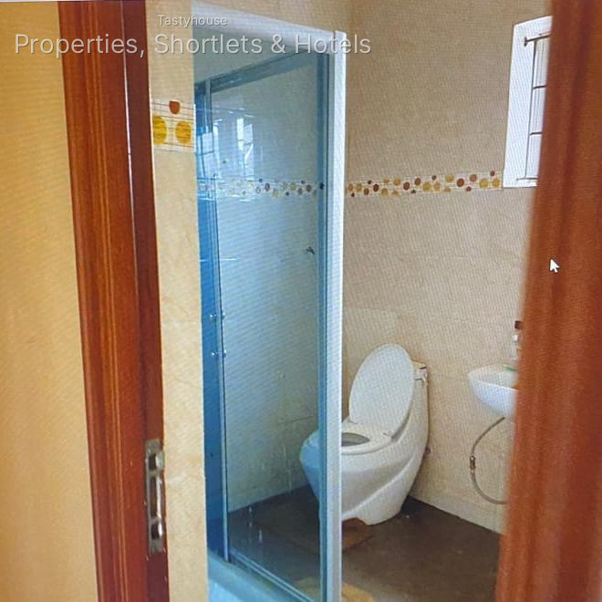 5 BEDROOM SEMI-DETACHED HOUSE PLUS 2ROOM BỌ