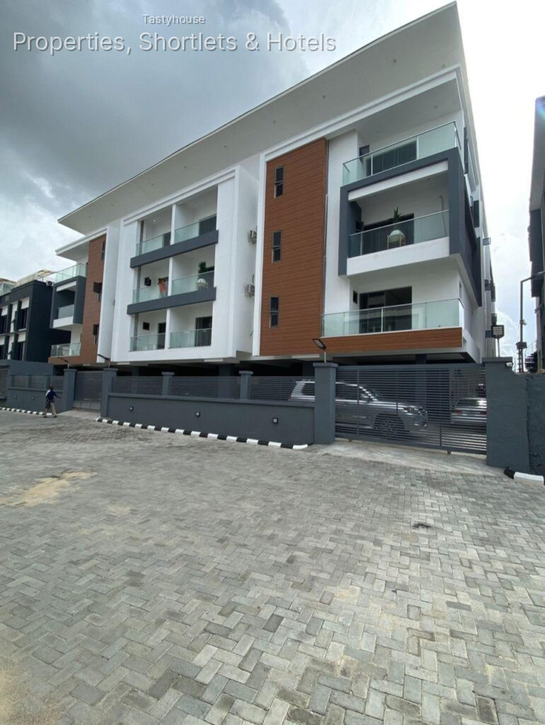 Luxury 3-BedroomApartment with BQ