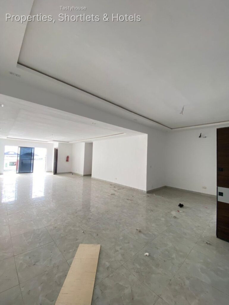Luxury 3-BedroomApartment with BQ