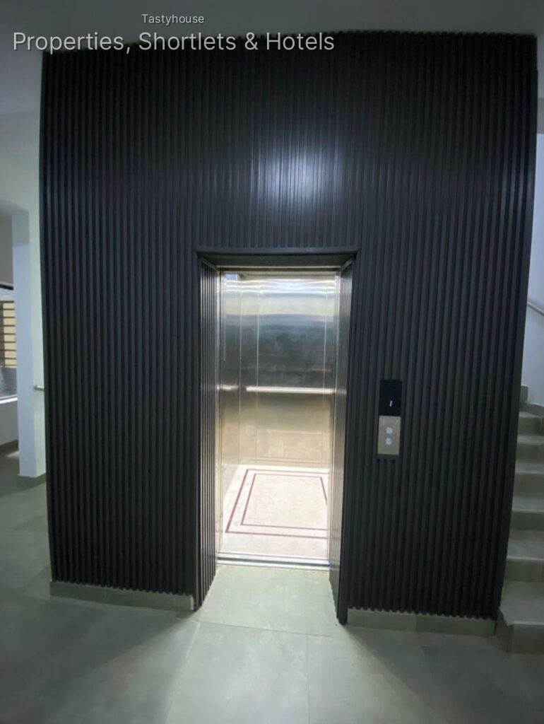 Luxury 3-BedroomApartment with BQ
