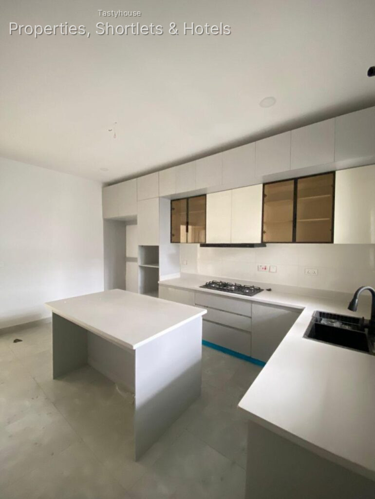 Luxury 3-BedroomApartment with BQ
