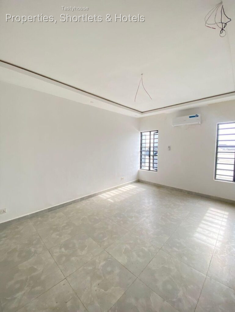 Luxury 3-BedroomApartment with BQ