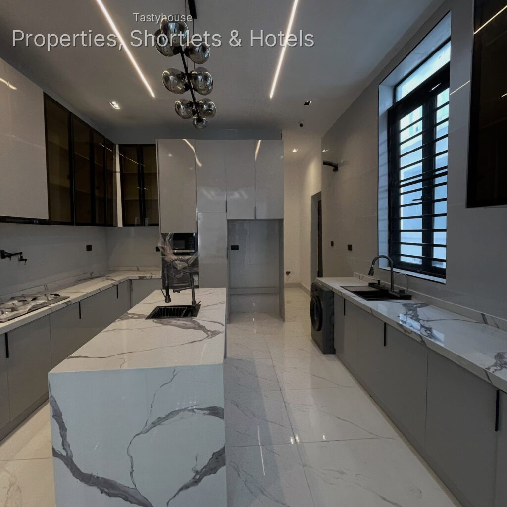 4 Bedroom duplex