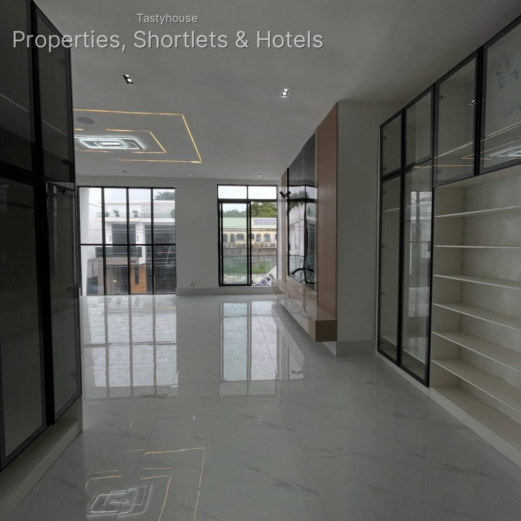 4 Bedroom duplex