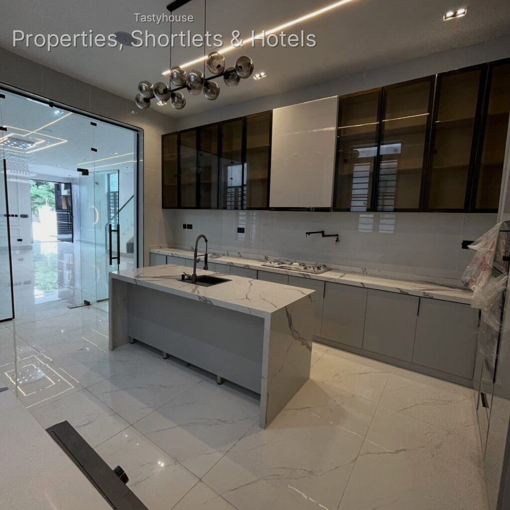 4 Bedroom duplex