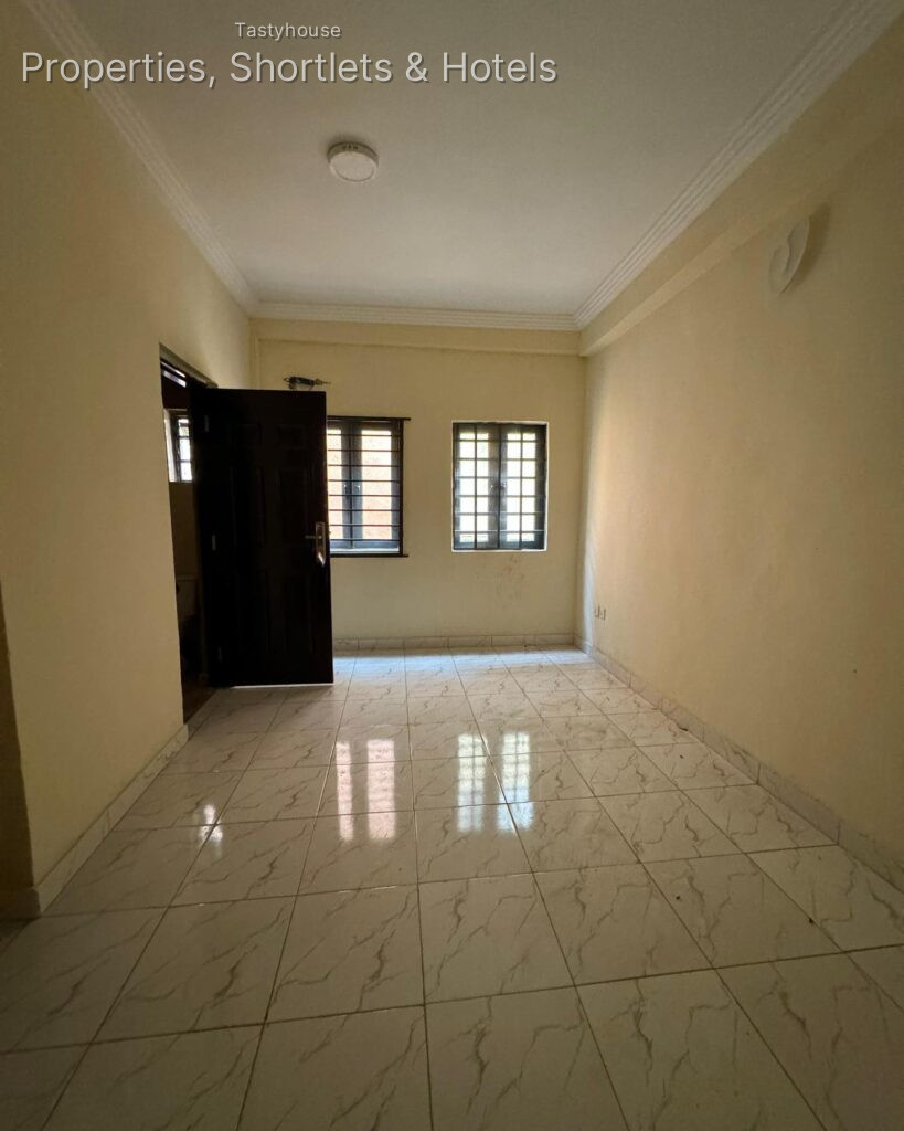 LOVELY BUILT 3 BEDROOM APARTMENT WITH BỌ