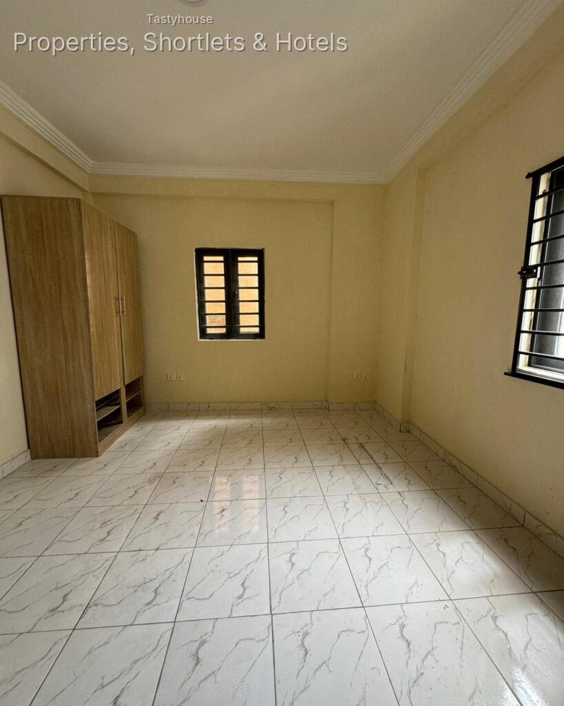 LOVELY BUILT 3 BEDROOM APARTMENT WITH BỌ