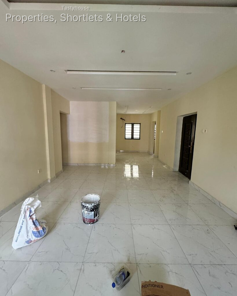 LOVELY BUILT 3 BEDROOM APARTMENT WITH BỌ