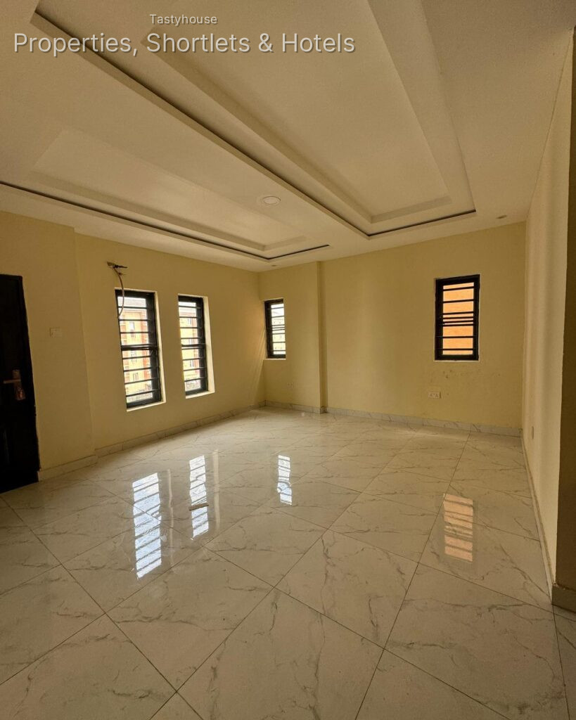LOVELY BUILT 3 BEDROOM APARTMENT WITH BỌ