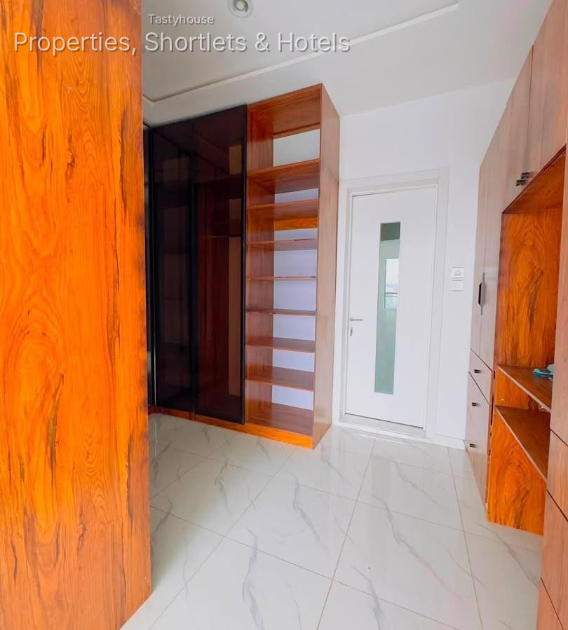 CONTEMPORARY 5 BEDROOM FULLY DETACHED DUPLEX WITH STUDY, POOL, BỌ