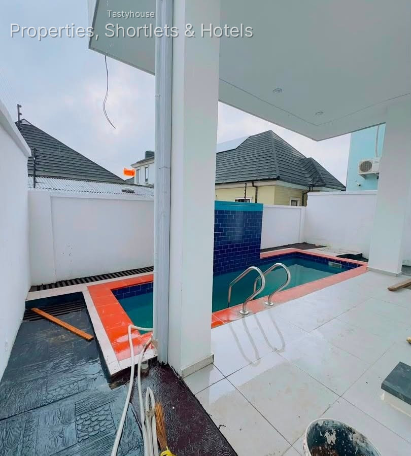 CONTEMPORARY 5 BEDROOM FULLY DETACHED DUPLEX WITH STUDY, POOL, BỌ