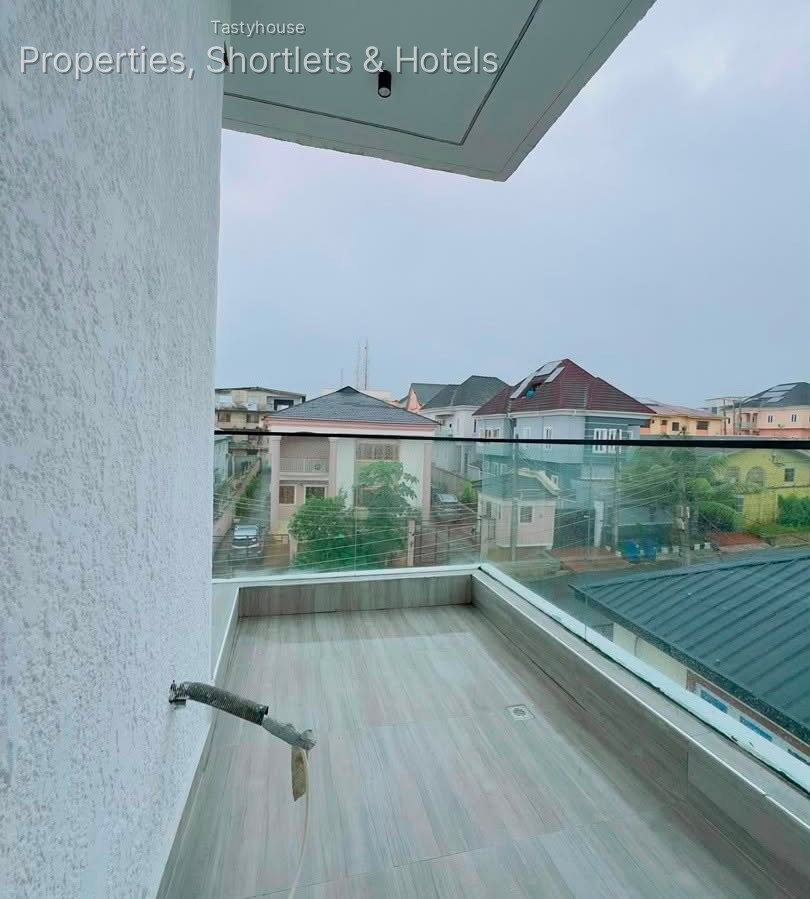CONTEMPORARY 5 BEDROOM FULLY DETACHED DUPLEX WITH STUDY, POOL, BỌ