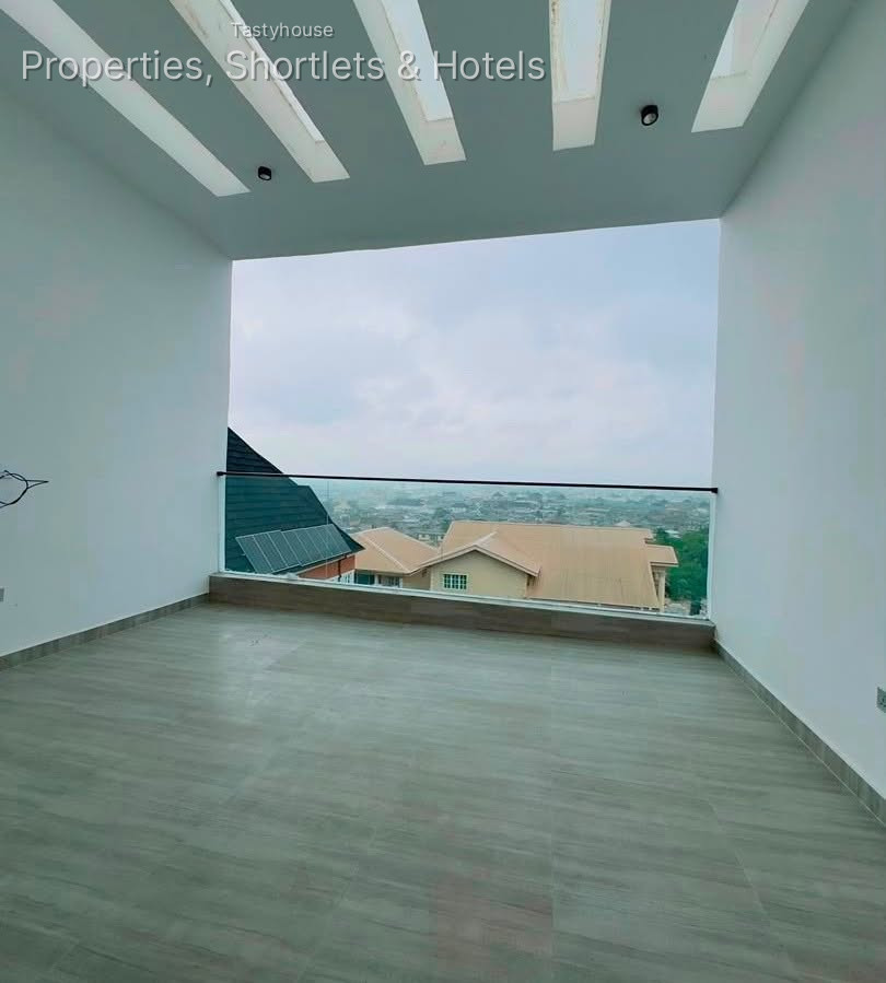 CONTEMPORARY 5 BEDROOM FULLY DETACHED DUPLEX WITH STUDY, POOL, BỌ