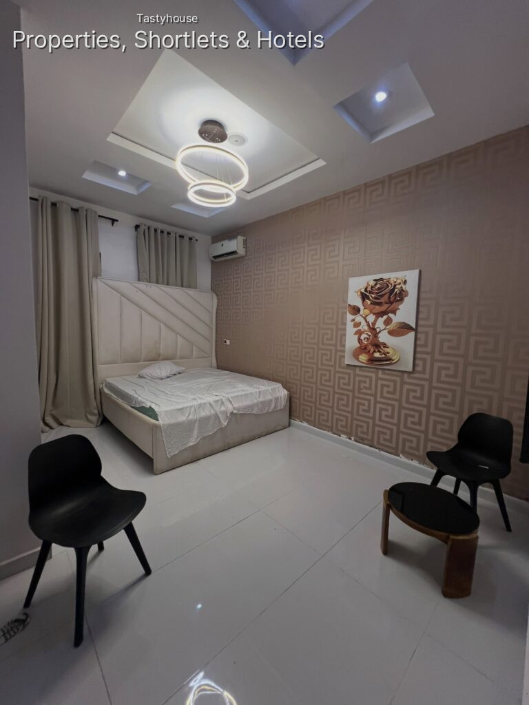 5 BEDROOM DETACHED