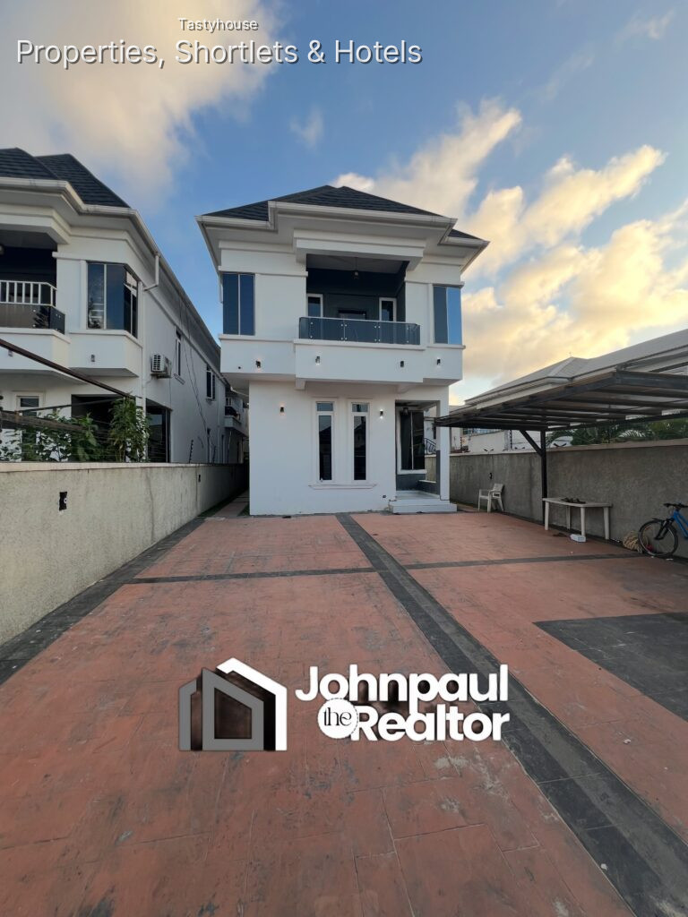 5 BEDROOM DETACHED