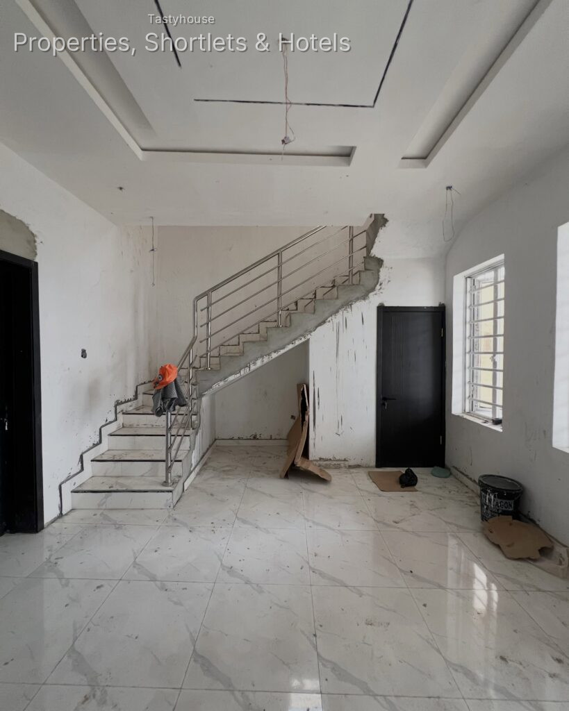 3-BEDR0OM TERRACE DUPLEX