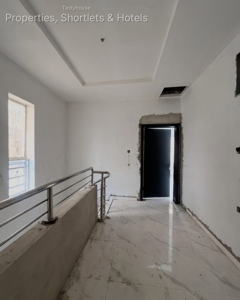 3-BEDR0OM TERRACE DUPLEX