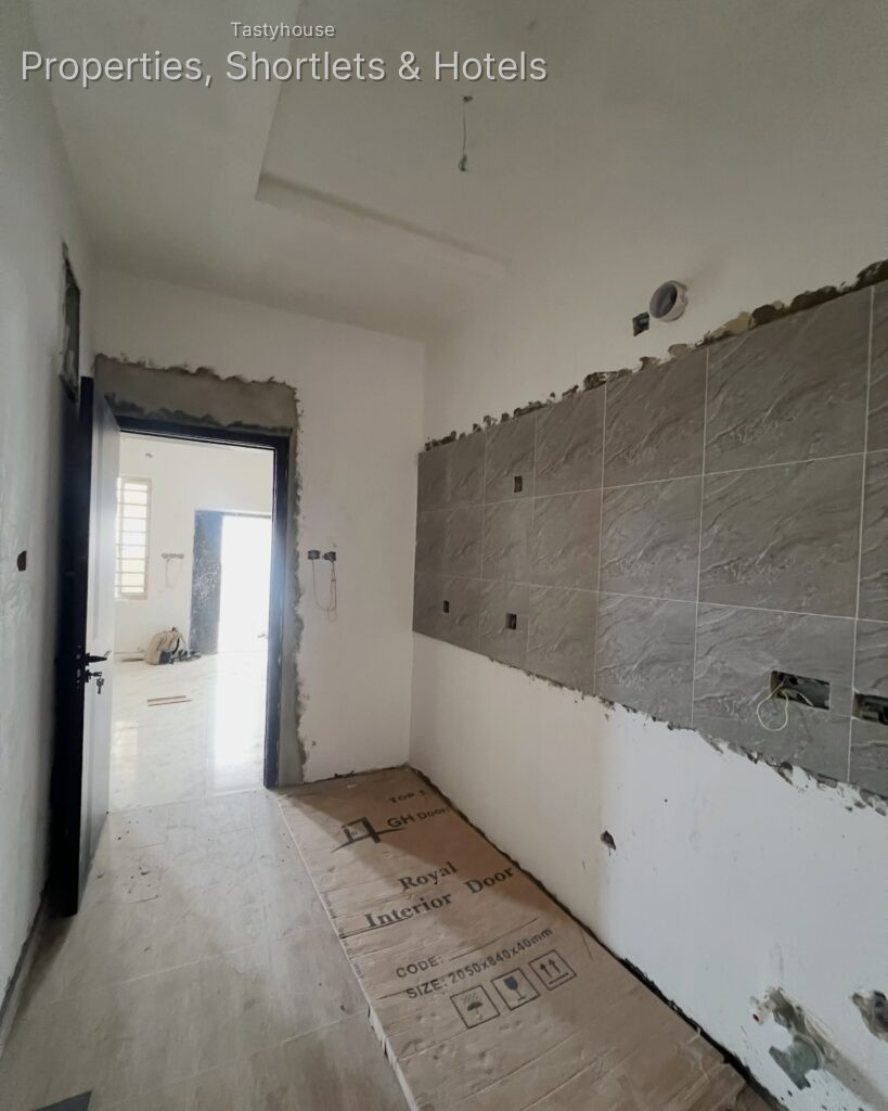 3-BEDR0OM TERRACE DUPLEX