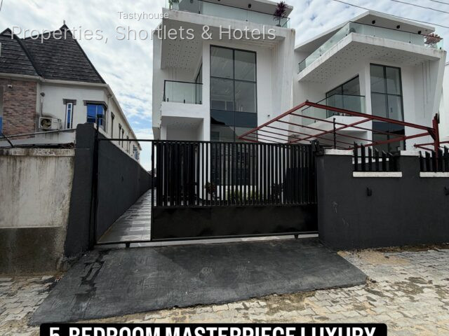 5-BEDROOM MASTERPIECE FULLY DETACHED LUXURY DUPLEX