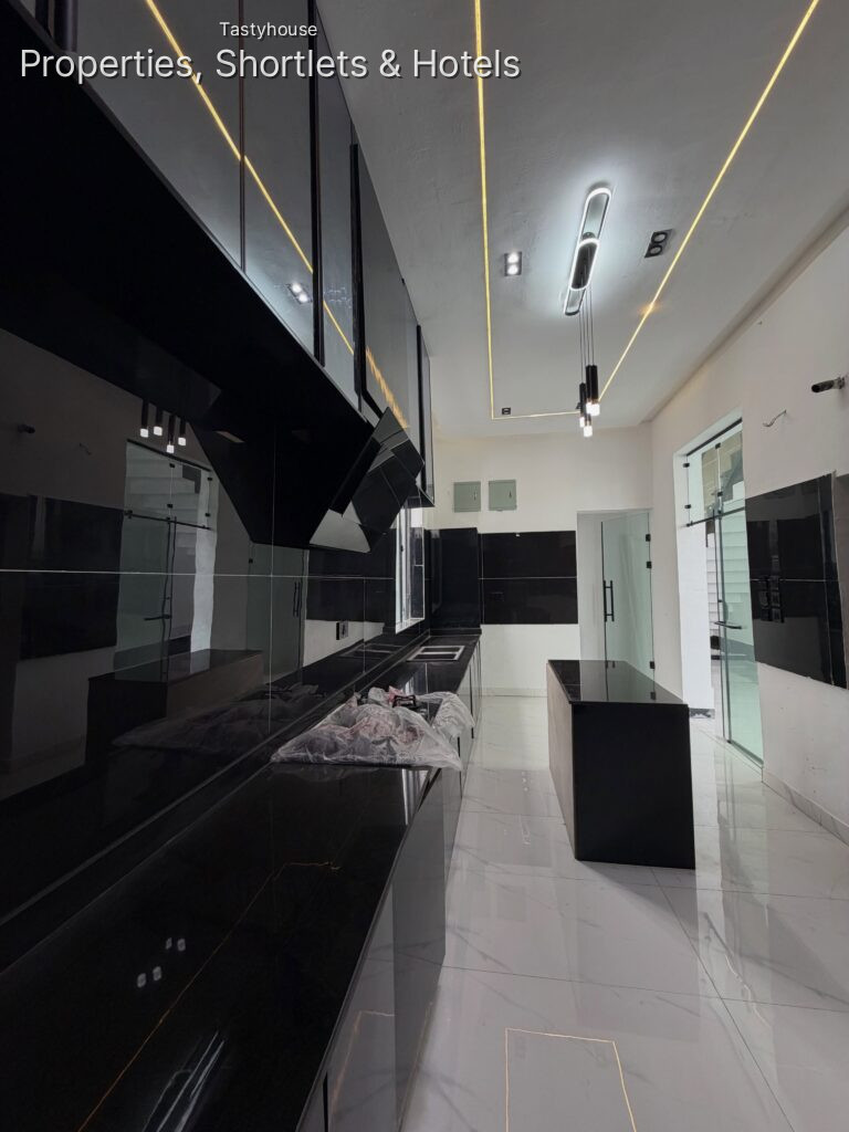 5-BEDROOM MASTERPIECE FULLY DETACHED LUXURY DUPLEX