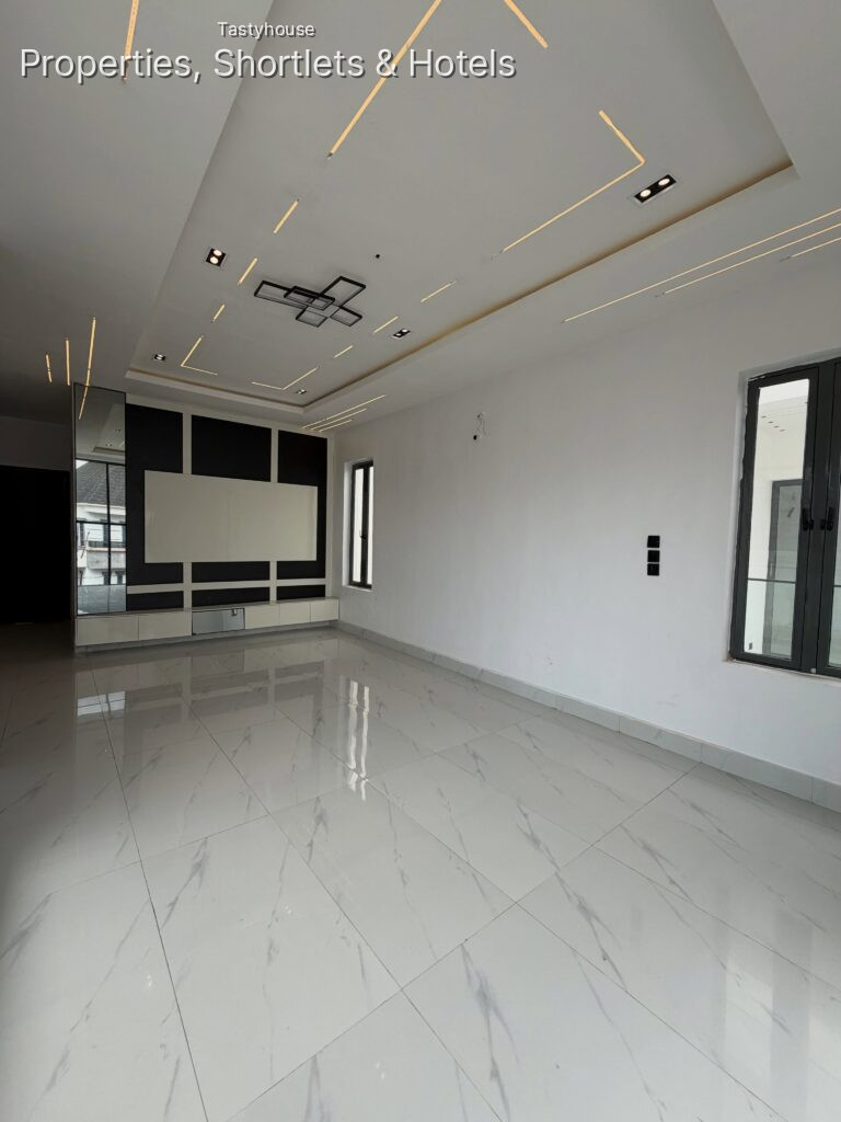 5-BEDROOM MASTERPIECE FULLY DETACHED LUXURY DUPLEX