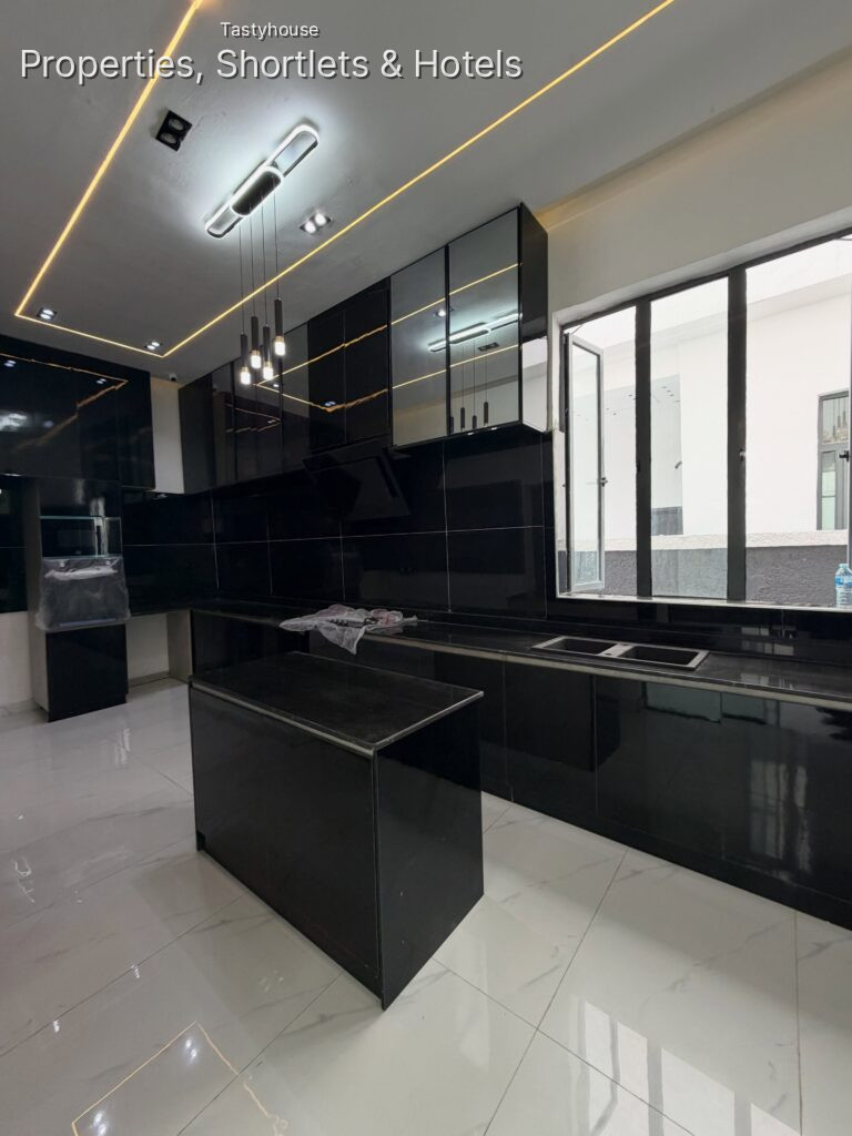 5-BEDROOM MASTERPIECE FULLY DETACHED LUXURY DUPLEX