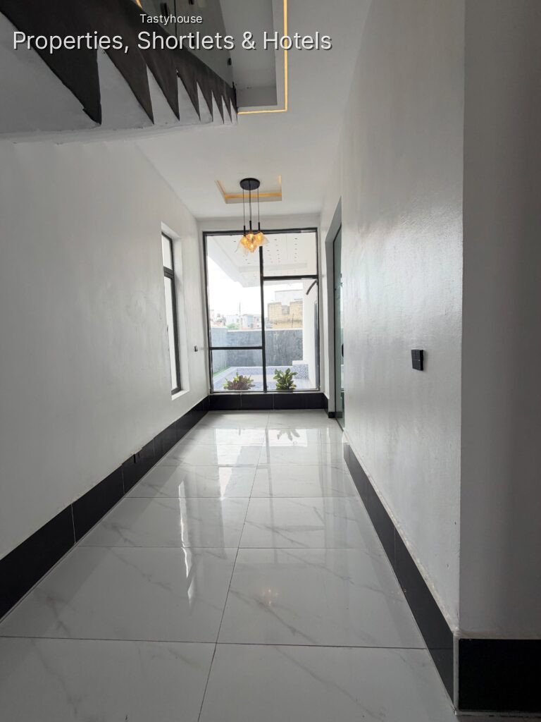 5-BEDROOM MASTERPIECE FULLY DETACHED LUXURY DUPLEX