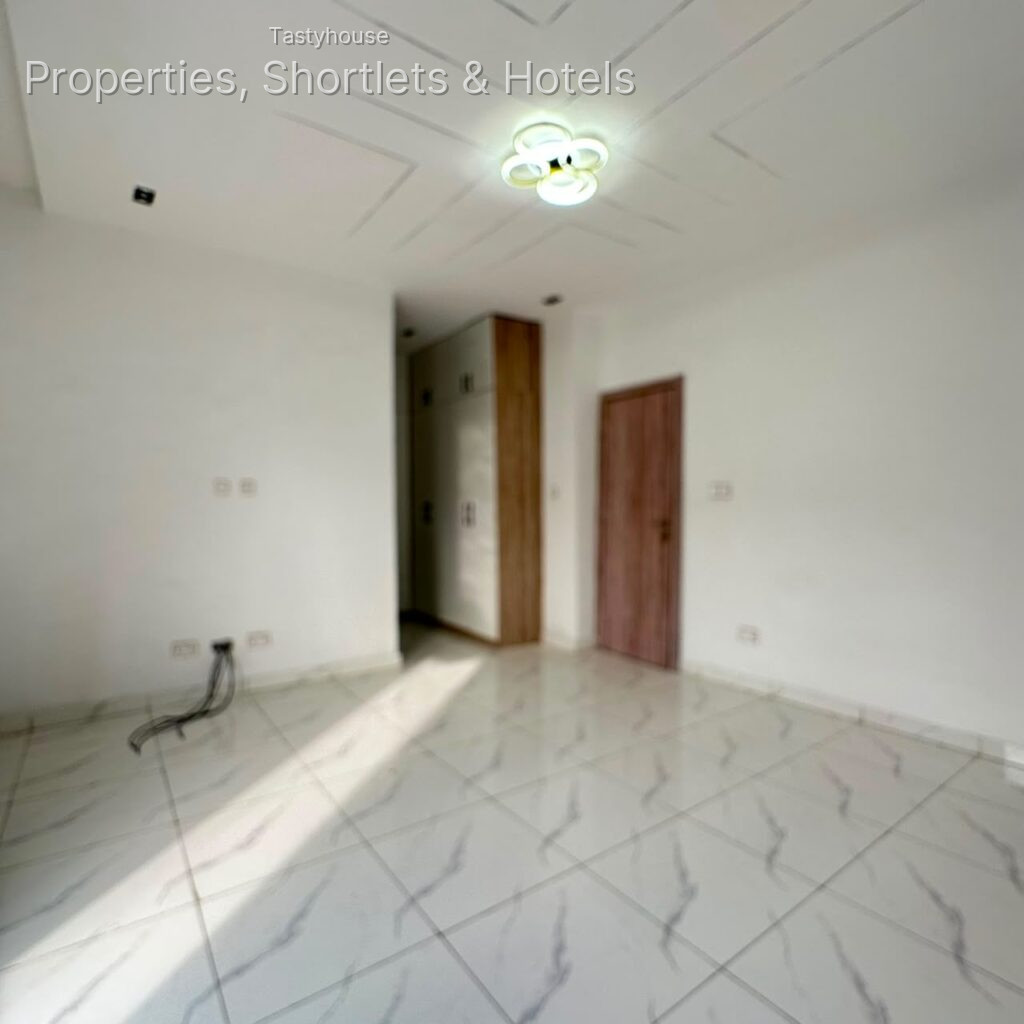 4 Bedroom semi detached duplex with a Bq