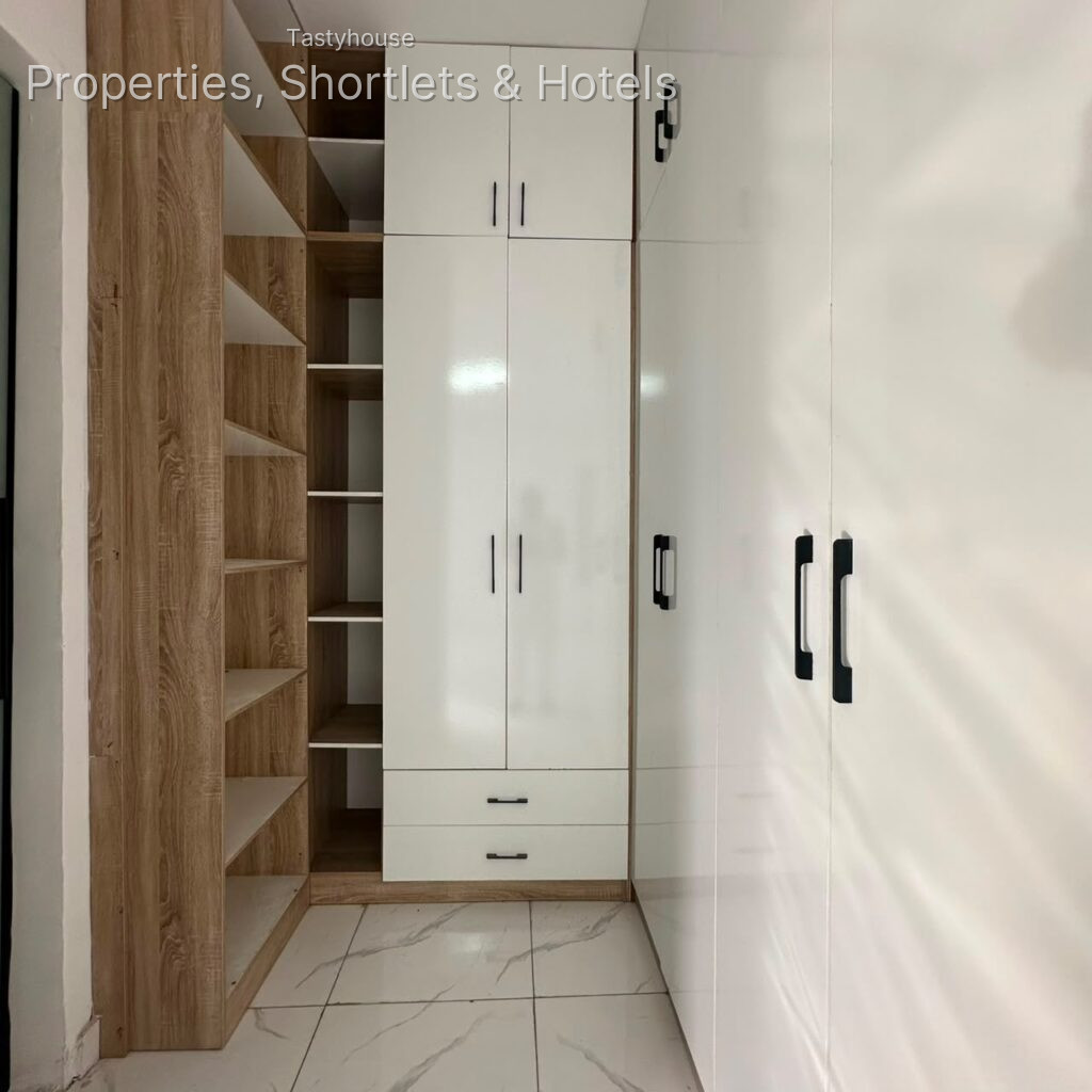 4 Bedroom semi detached duplex with a Bq