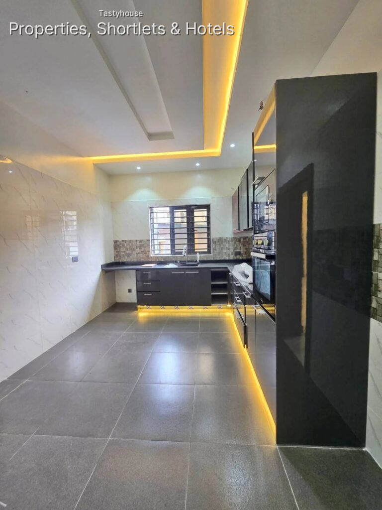 Newly built modern 3 bedroom flat