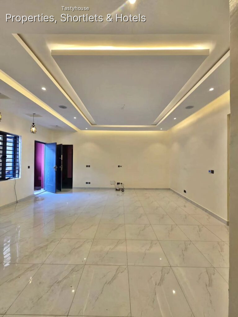 Newly built modern 3 bedroom flat