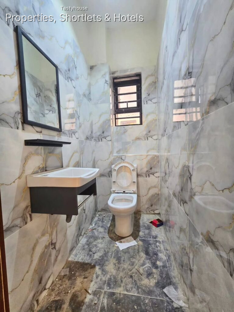 Newly built modern 3 bedroom flat