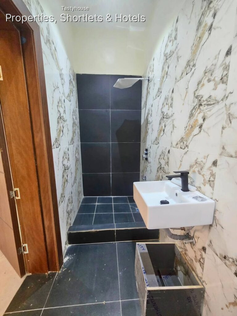 Newly built modern 3 bedroom flat