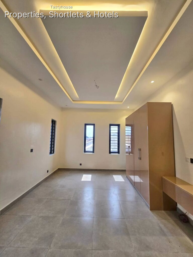 Newly built modern 3 bedroom flat