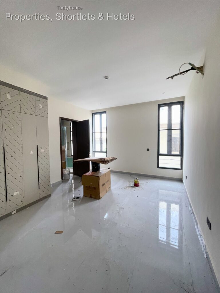 2 BEDROOM SERVICED APARTMEN